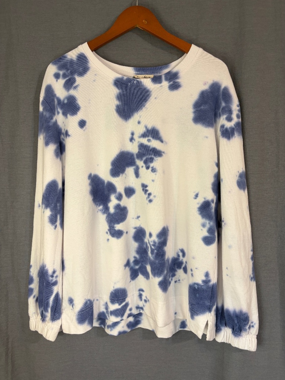 Jane and Delancey Women's Small Sweatshirt Blue Tie Dye Lightweight